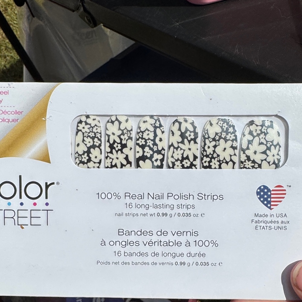 Color Street Black and White Floral Nail Strips Wild Flower